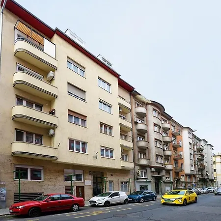 Orangehomes Pannonia Vintage 3 Bedroom