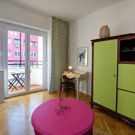 Apartmán Orangehomes Pannonia Vintage 3 Bedroom *